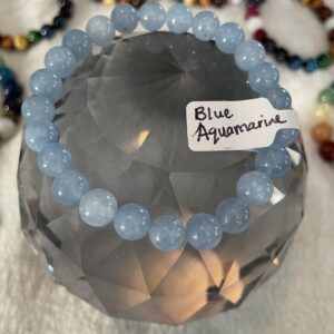 This Aquamarine bracelet may assist the body in healing by promoting acceptance, calmness, creativity, and inner peace, also stimulating the throat chakra and communication.