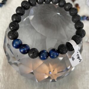 This Tiger's Eye bracelet will assist your body by aiding in healing broken bones, improving eyesight, and enhancing overall physical strength and endurance. It may also promote empowerment, intuition, strategy, and wisdom while it acts as a protective shield and promoting courage and confidence.
