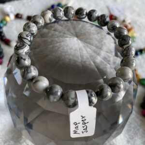 This map jasper bracelet has healing properties that is known to bring calmness, promote courage, stabilize the aura, build inner strength, and balance yin yang energy.