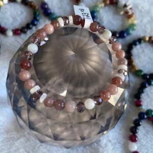 This sunstone bracelet will assist your body to heal in a variety of ways, including physical, mental, and emotional.