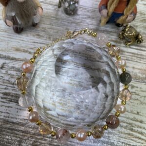 Multi-Fresh Water Pearl Elegant Clasp 8mm Stone Bracelet with Gold Accents