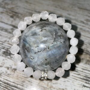 This Rose Quartz stunning bracelet encourages love on all levels and can help to ease tension headaches and relieve pain associated with migraines. It may also promote self-love, self-esteem, and self-confidence.