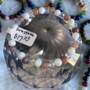 This sunstone bracelet will assist your body to heal in a variety of ways, including physical, mental, and emotional.