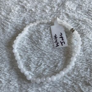 This White Jade bracelet will likely support bladder and kidney health, improves blood flow, maintain healthy blood sugar levels, and balance fluids in the body.