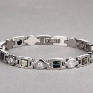This gorgeously stunning silver magnetic bracelet is lined with 3500 Gaus magnets that are known to assist the body to reduce inflammation and pain.