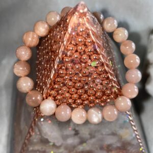 This Sunstone bracelet can be used for healing, spiritual guidance, and protection from negative energies. It also helps with self-confidence and emotional balance.